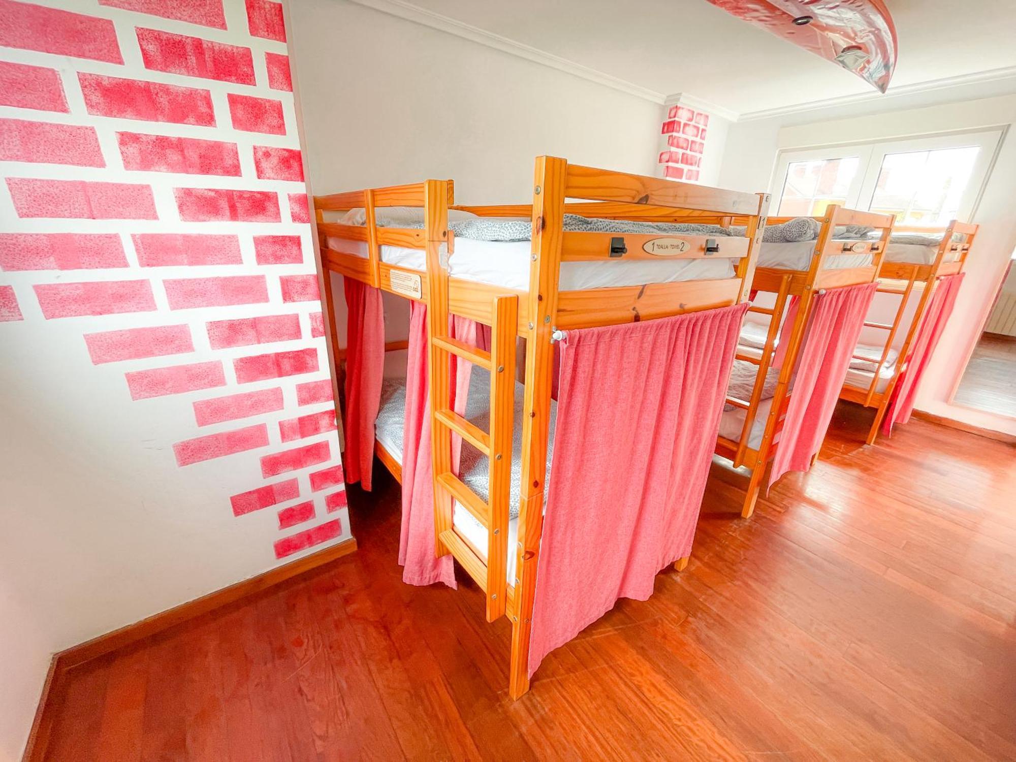 Gijon Surf Hostel Rum bild